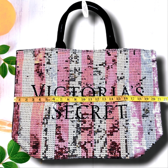Victoria's Secret Weekender Duffle Travel Bag🎒 Pink Bling Sequin Stripes - Picture 9 of 10